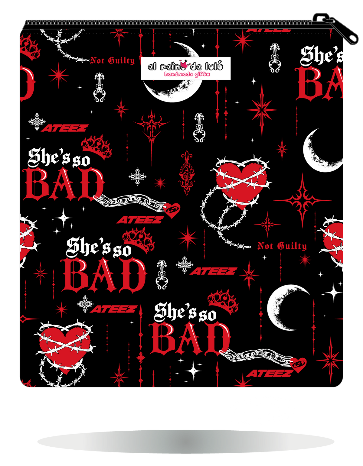 Funda para manga ATEEZ BAD negra, vista trasera, con estampado propio y cierre con cremallera.