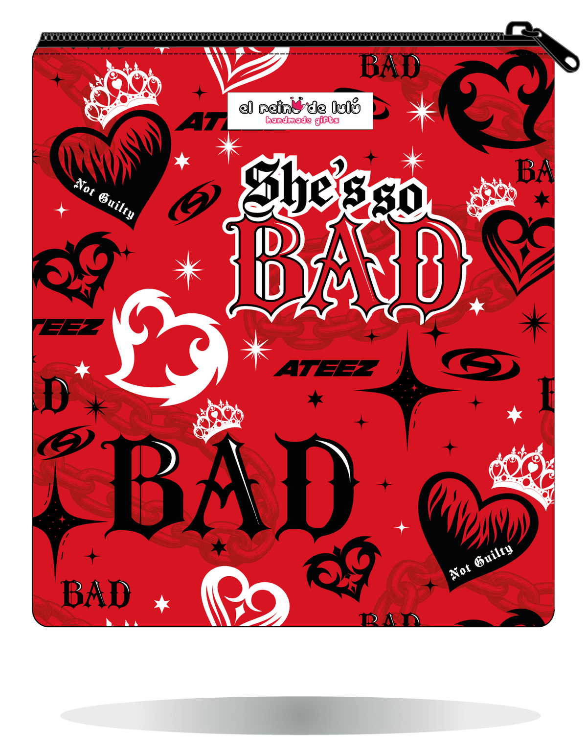 Funda para manga ATEEZ BAD roja, vista trasera, con estampado propio y cierre con cremallera.