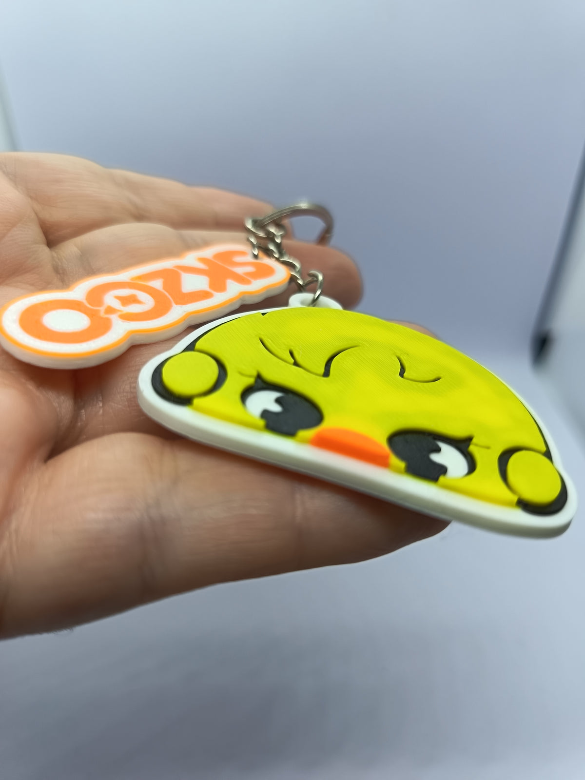Llavero Stray Kids Felix con charm SKZOO