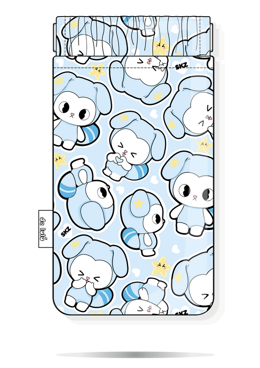 Funda handmade para gafas Tasy Stray Kids azul pastel con estampado fanart.