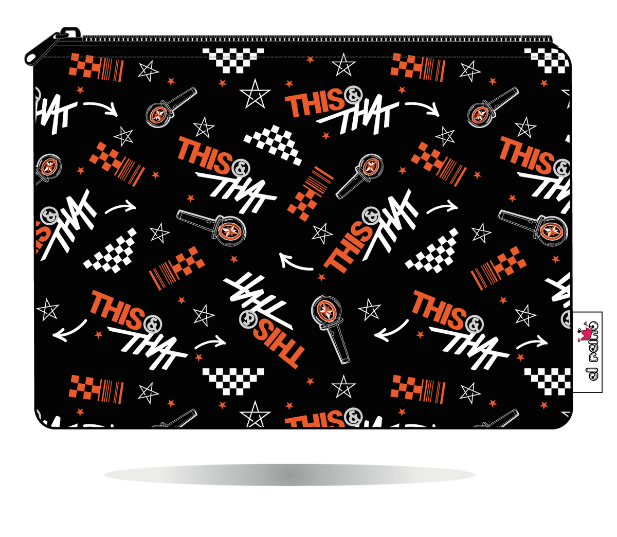 Funda para Kobo This & That negra de Stray Kids, vista frontal, con motivos gráficos This & That en negro, blanco y naranja