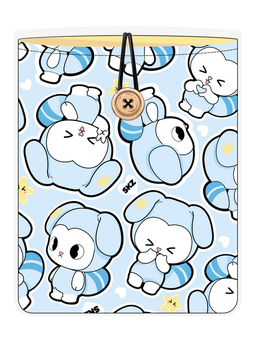 Funda para libro TASY chibi grandes azul de Stray Kids, vista frontal, con personajes TASY grandes en tonos azul claro y blanco